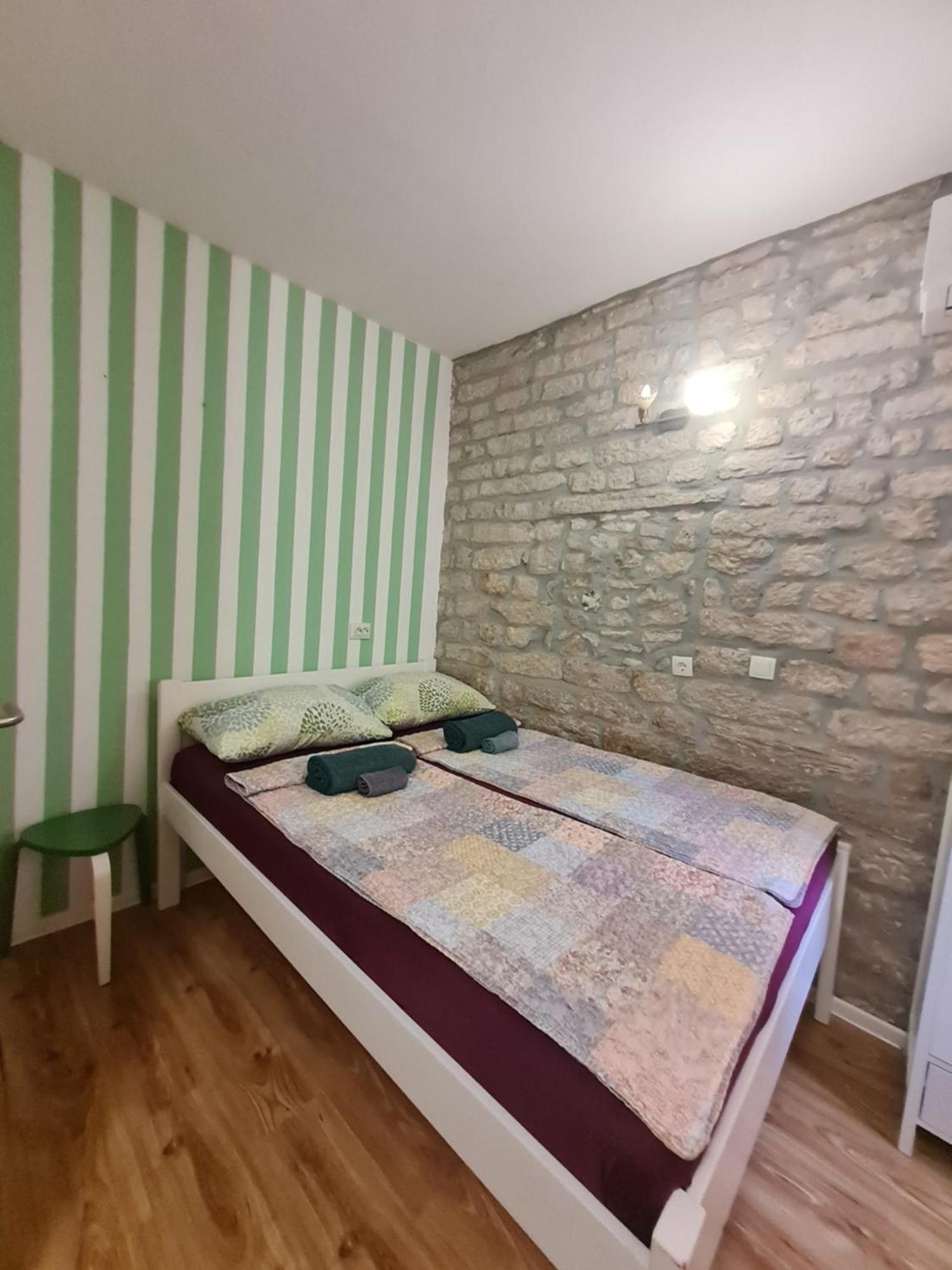 Rooms & Studio Apartments Σίμπενικ Εξωτερικό φωτογραφία
