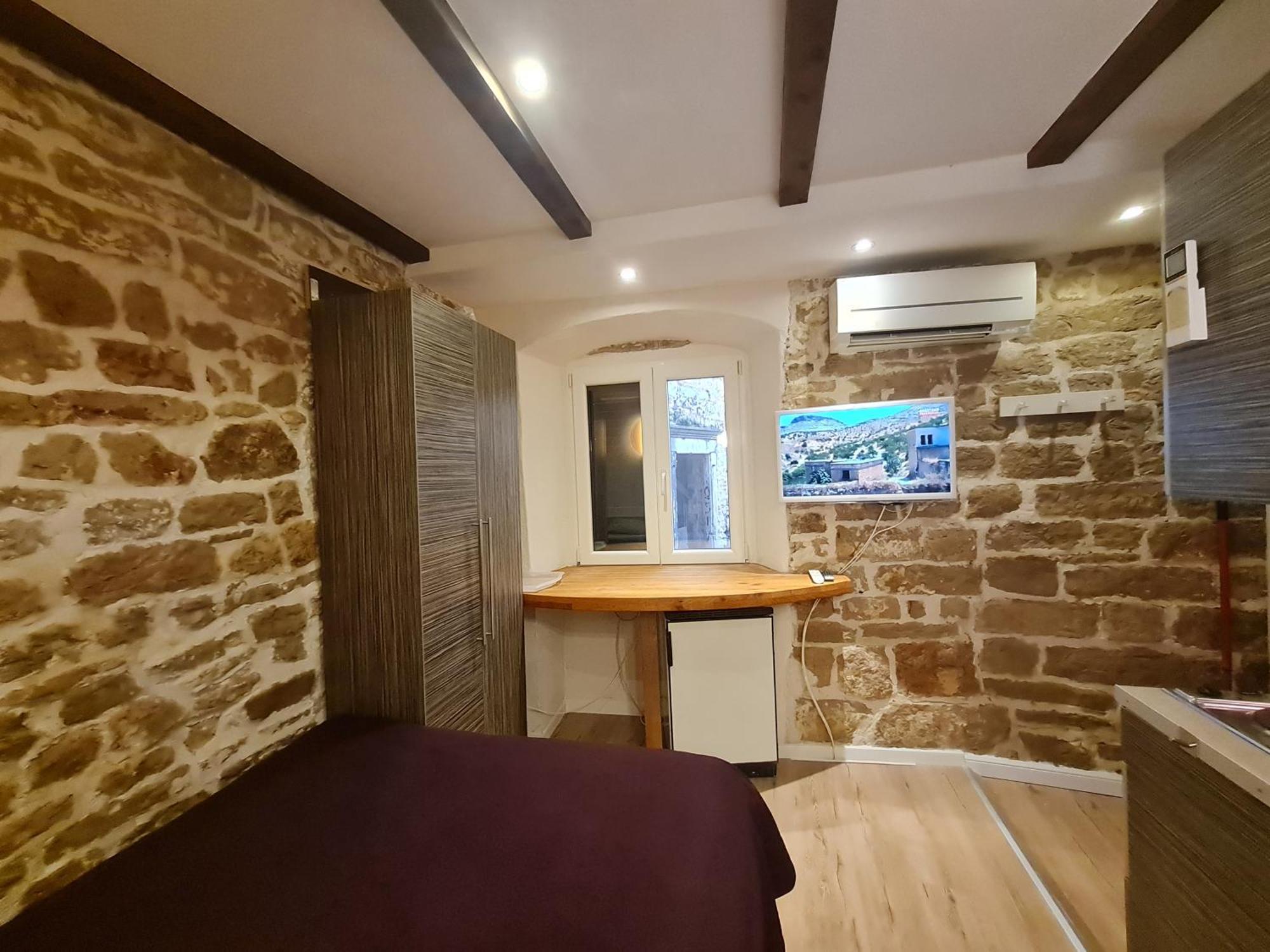Rooms & Studio Apartments Σίμπενικ Δωμάτιο φωτογραφία