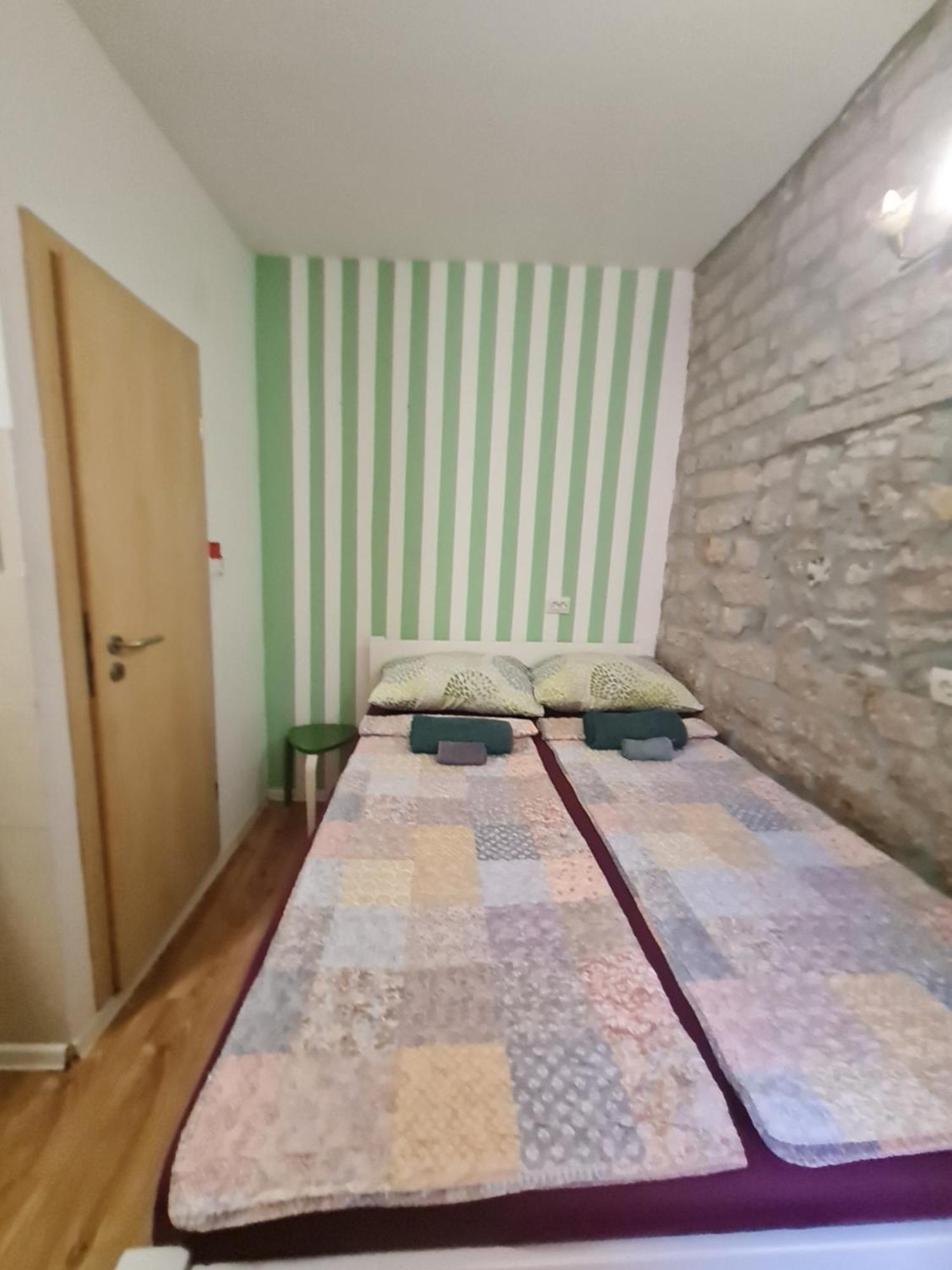 Rooms & Studio Apartments Σίμπενικ Δωμάτιο φωτογραφία