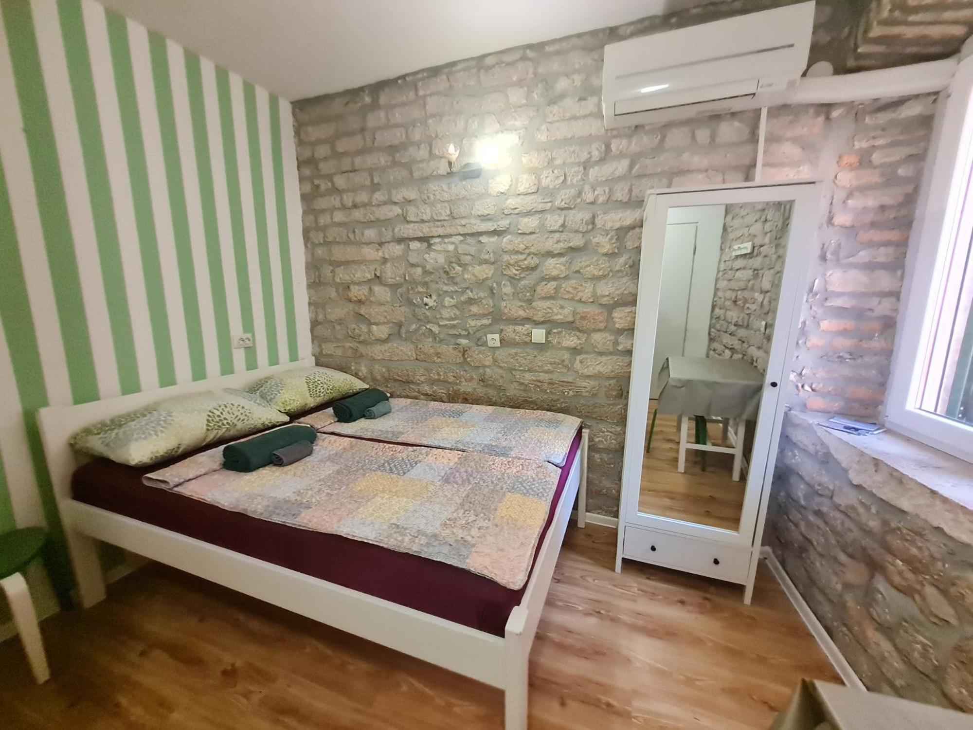 Rooms & Studio Apartments Σίμπενικ Δωμάτιο φωτογραφία
