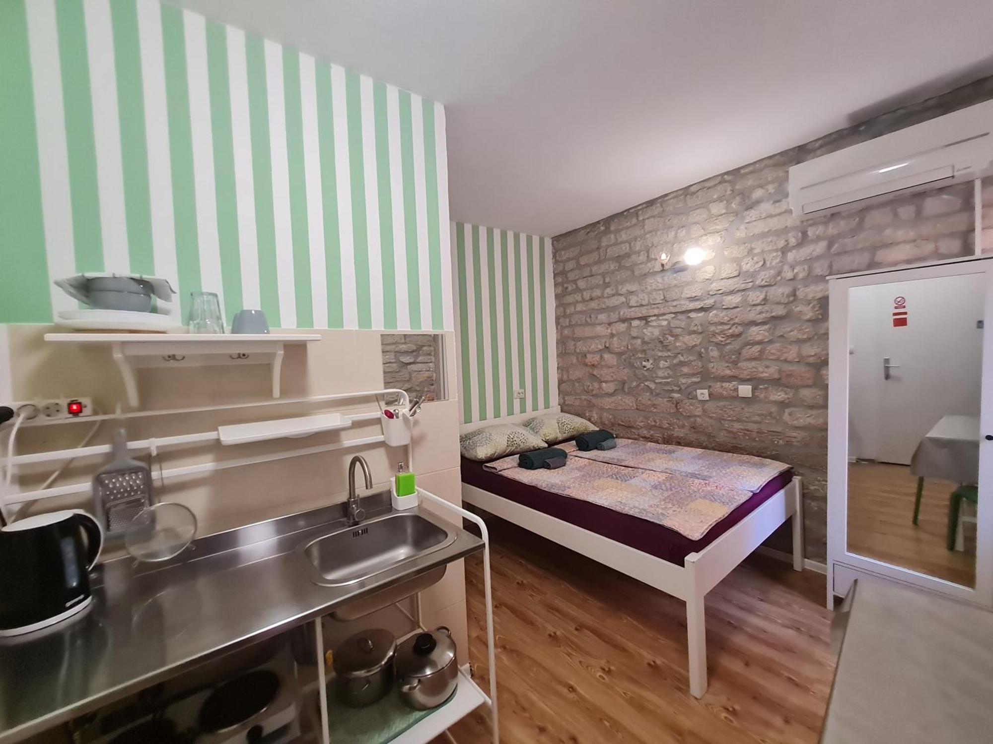 Rooms & Studio Apartments Σίμπενικ Δωμάτιο φωτογραφία