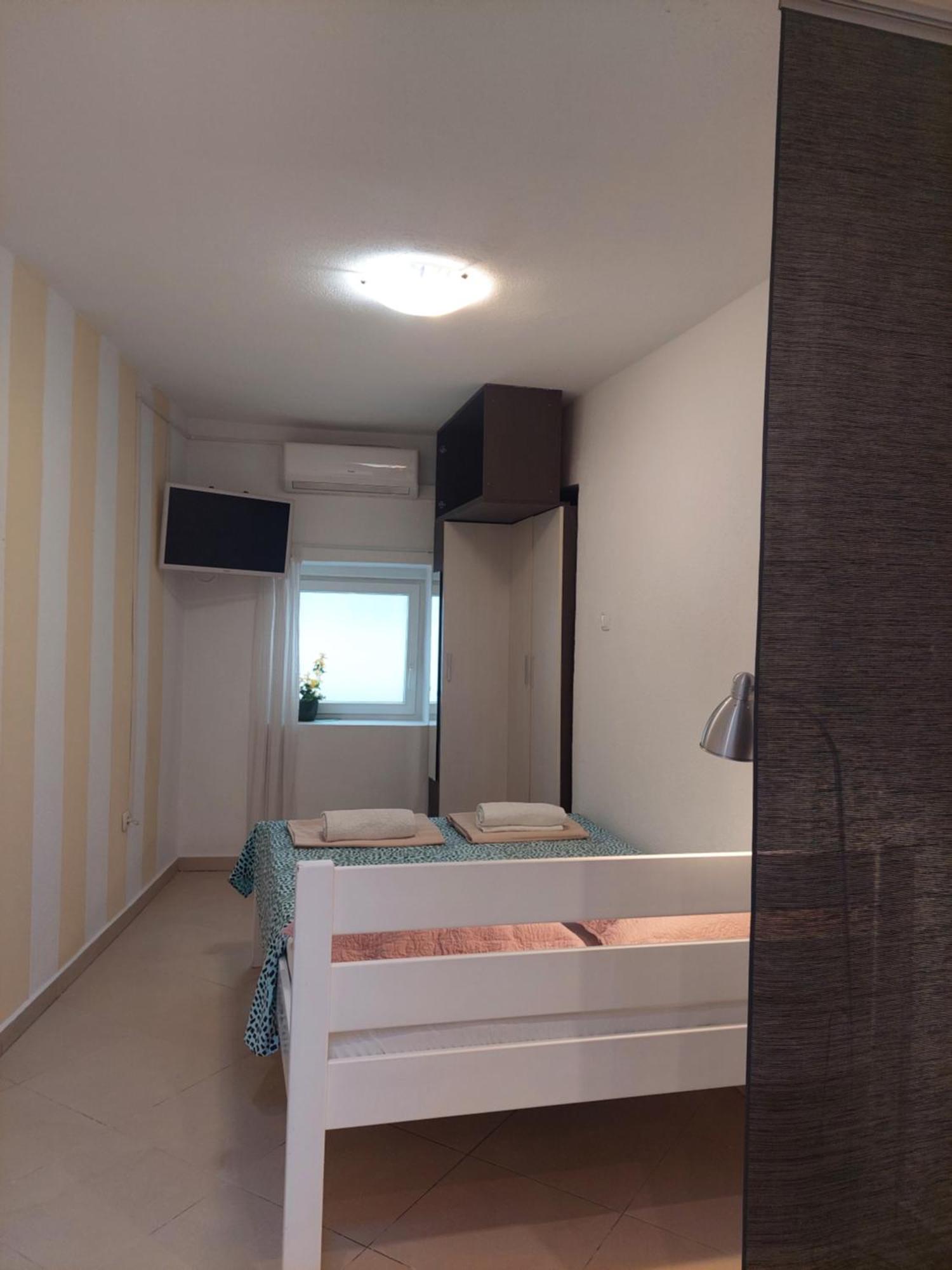 Rooms & Studio Apartments Σίμπενικ Εξωτερικό φωτογραφία