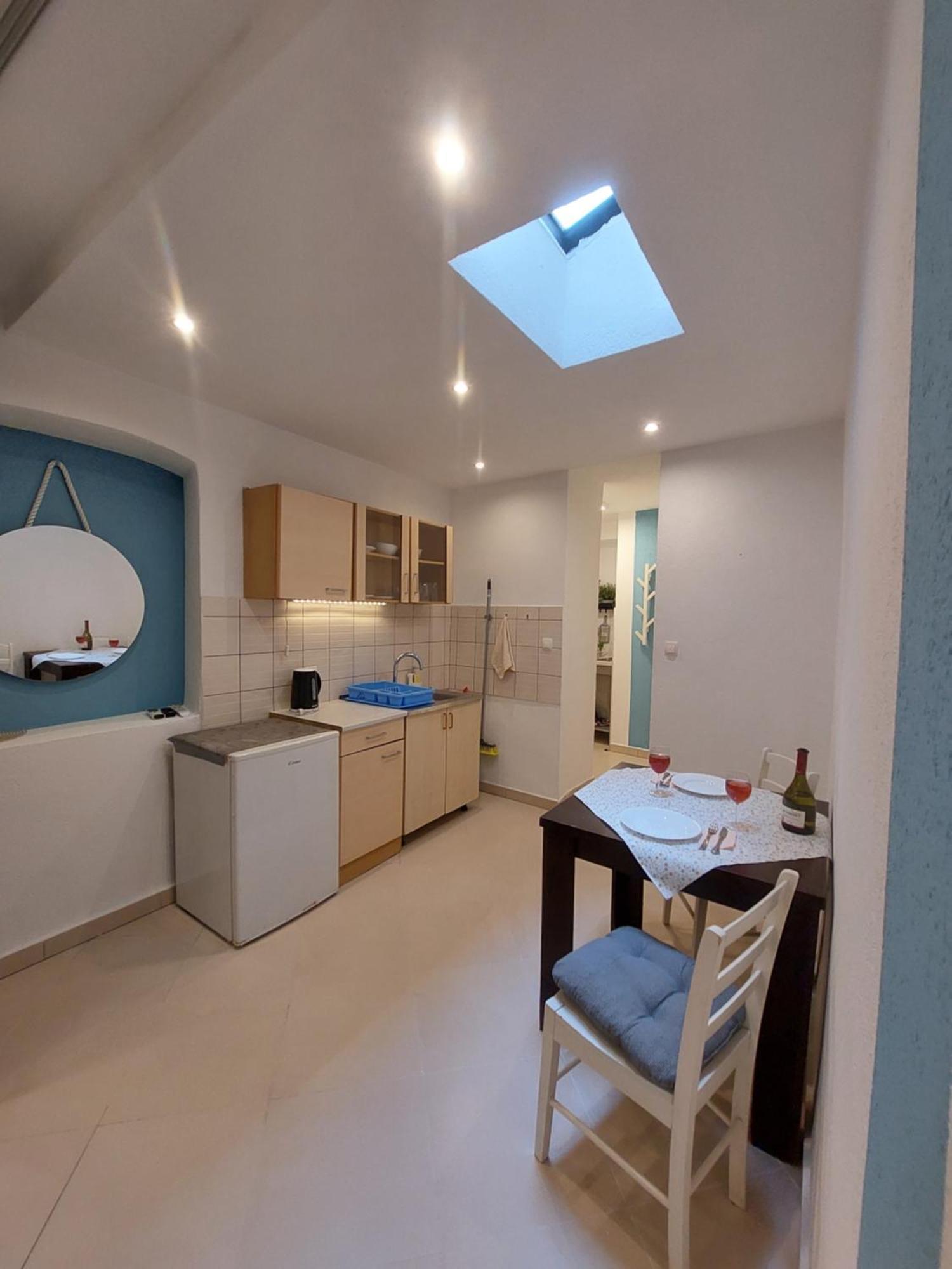 Rooms & Studio Apartments Σίμπενικ Εξωτερικό φωτογραφία